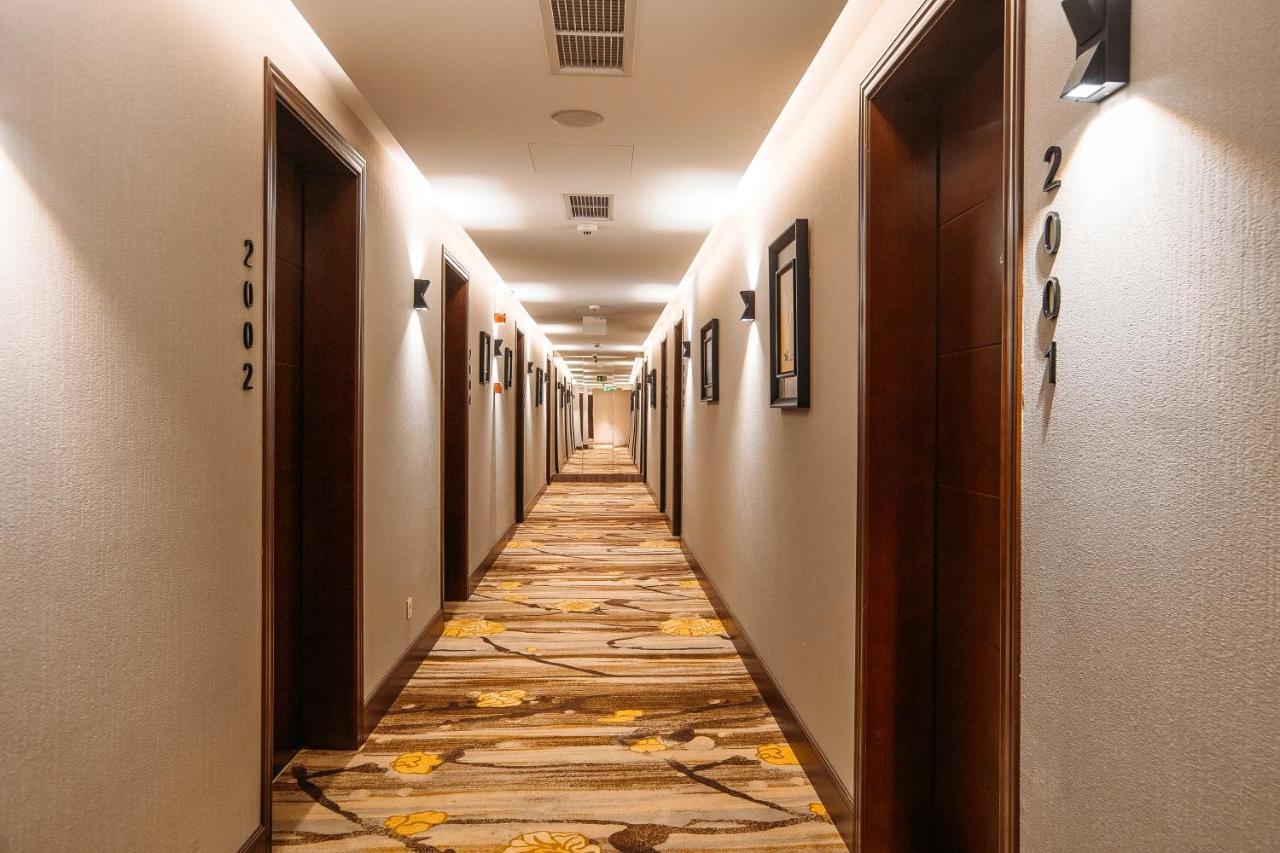 Horizont Hotel Tbilisi Ngoại thất bức ảnh